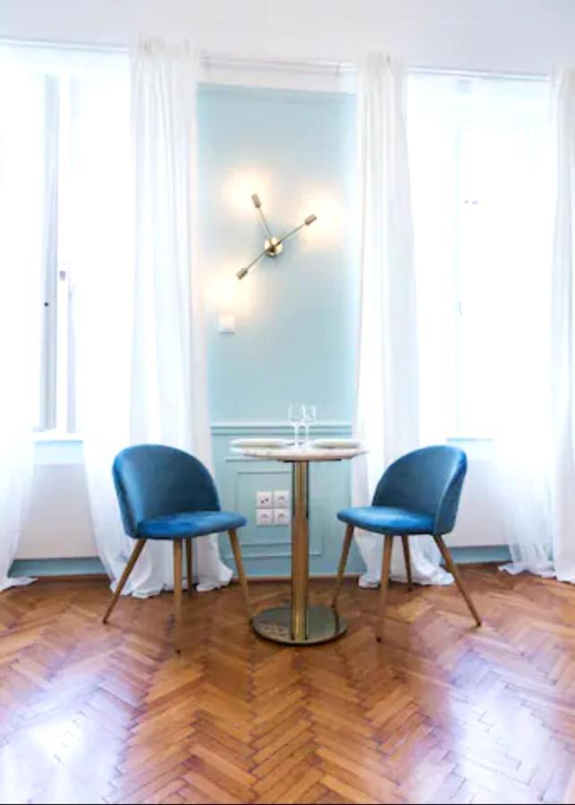 The Escapade From A Jewish District Apartman *